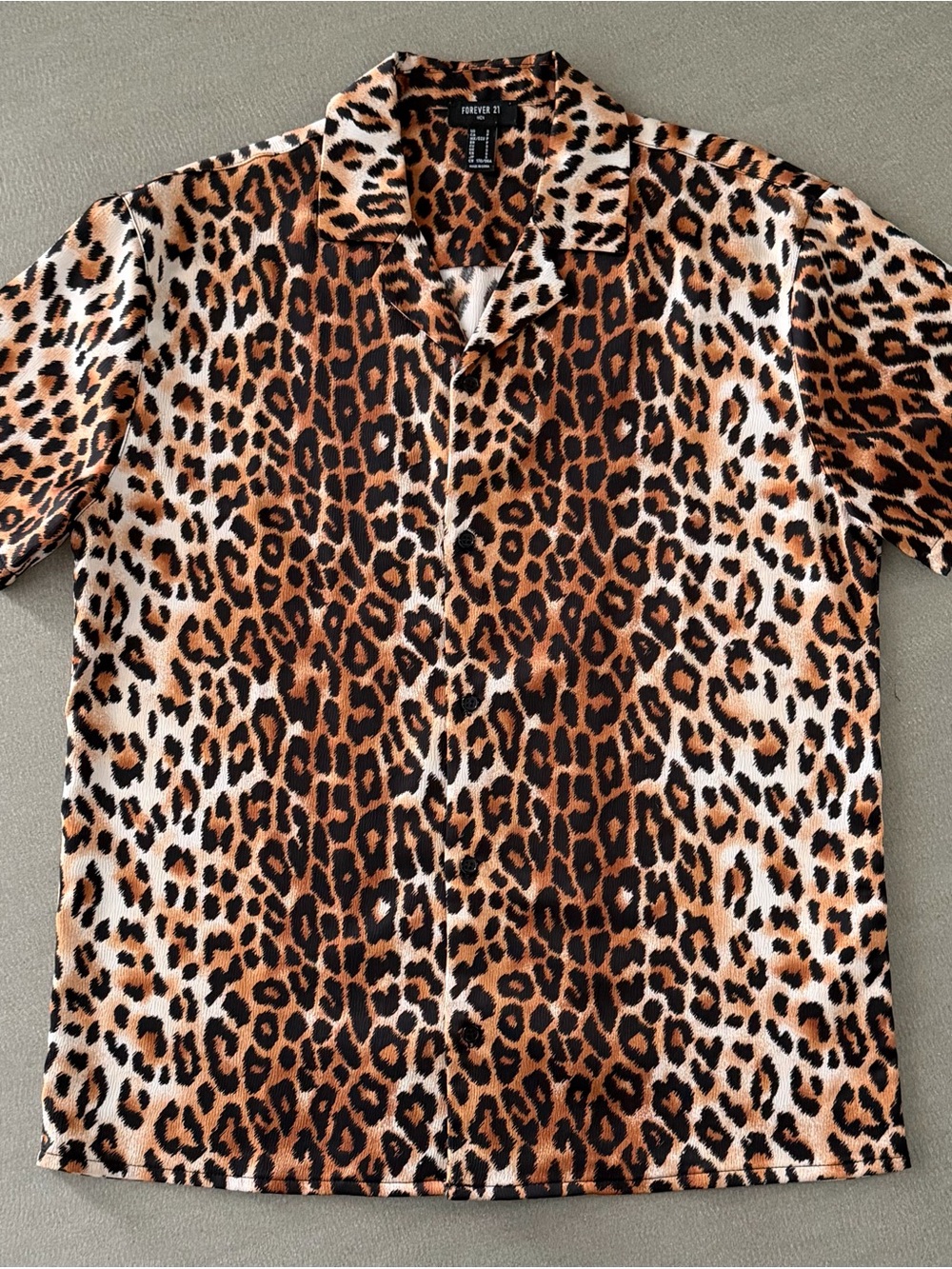 Forever 21 Men's Leopard Print Short Sleeve Shirt Sz Medium